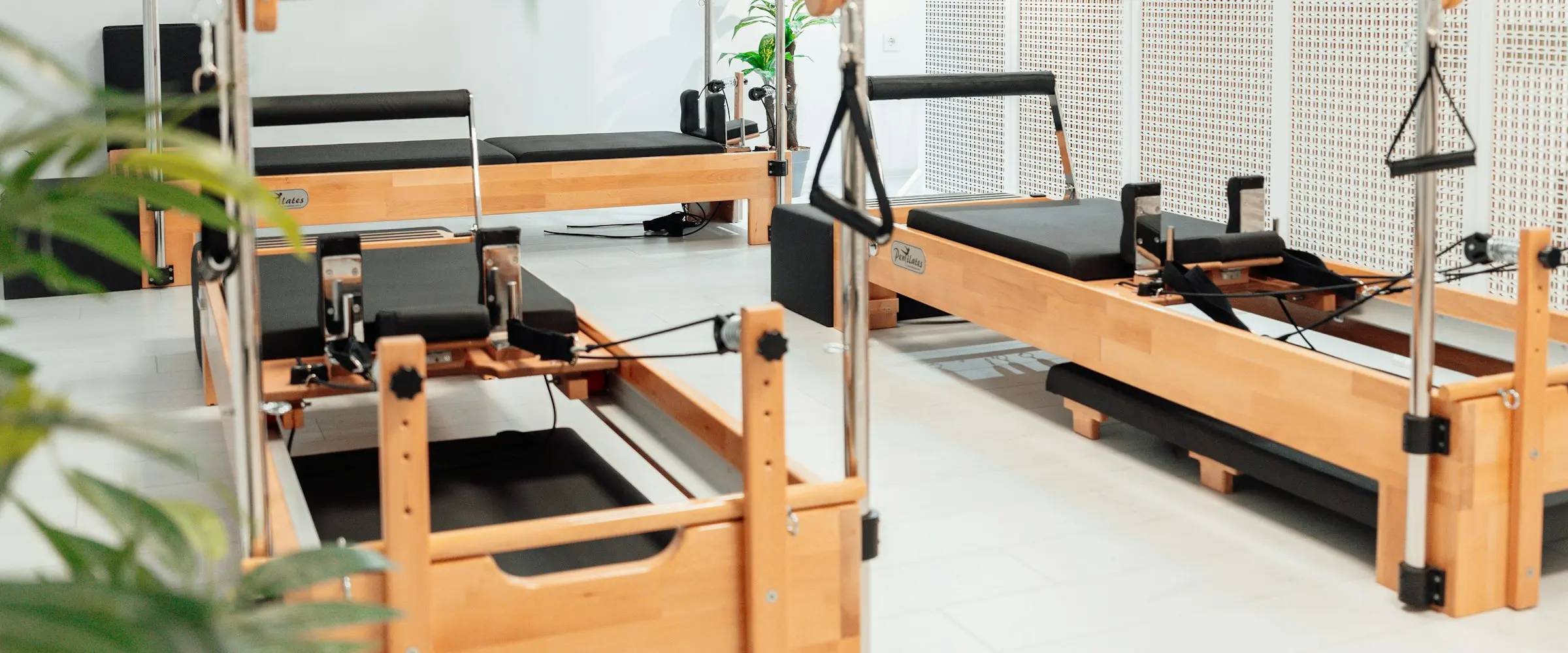 Sala de pilates con reformers